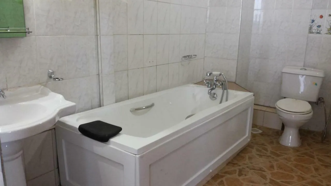 Hotel Dot Com عنتيبي 0*,  أوغندا