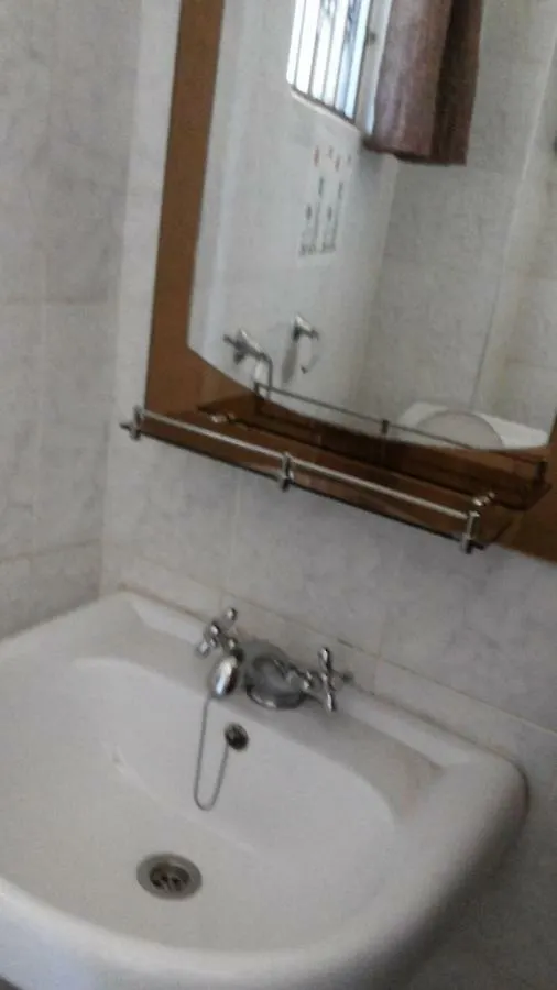 Hotel Dot Com عنتيبي